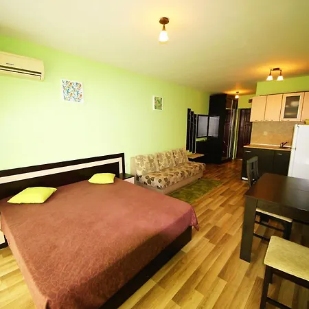 Lägenhetshotell Amadeus Lux - Menada 3*