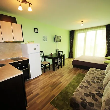 Lägenhetshotell Amadeus Lux - Menada 3*