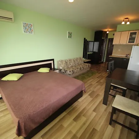 Amadeus Lux - Menada Апарт-отель Солнечный берег