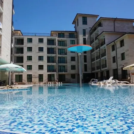 Amadeus Lux - Menada Aparthotel 3*