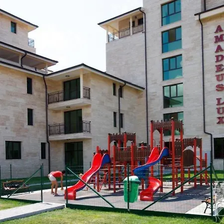 Amadeus Lux - Menada 阳光海滩