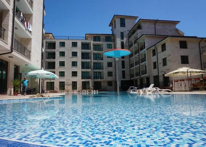Amadeus Lux - Menada Apart Otel 3*