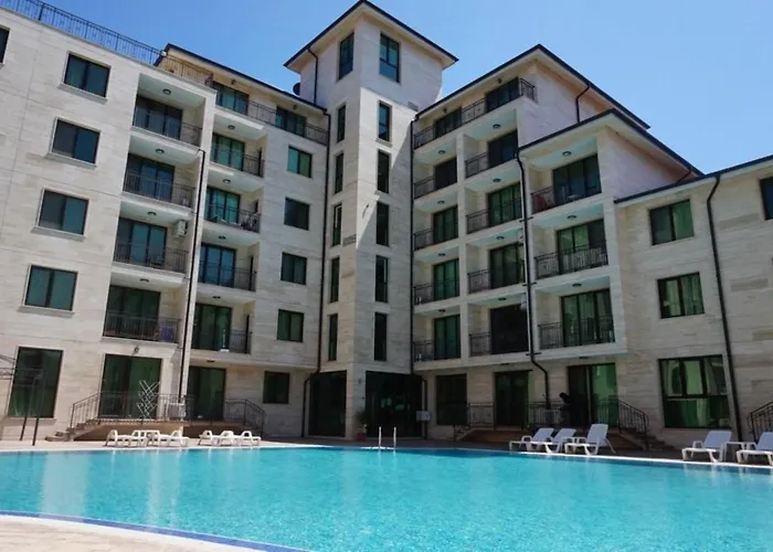 Amadeus Lux - Menada Apart Otel 3*